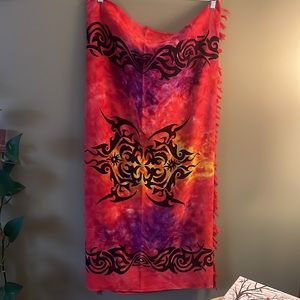 Approximately 67x44 inch wrap/shawl